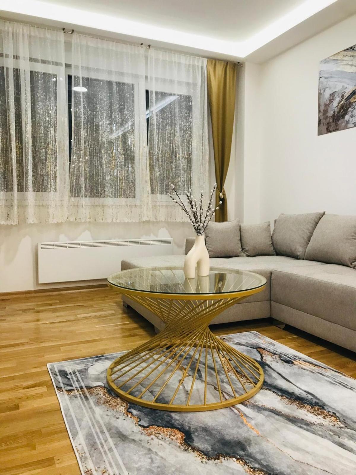 Sof Lux Apartment *